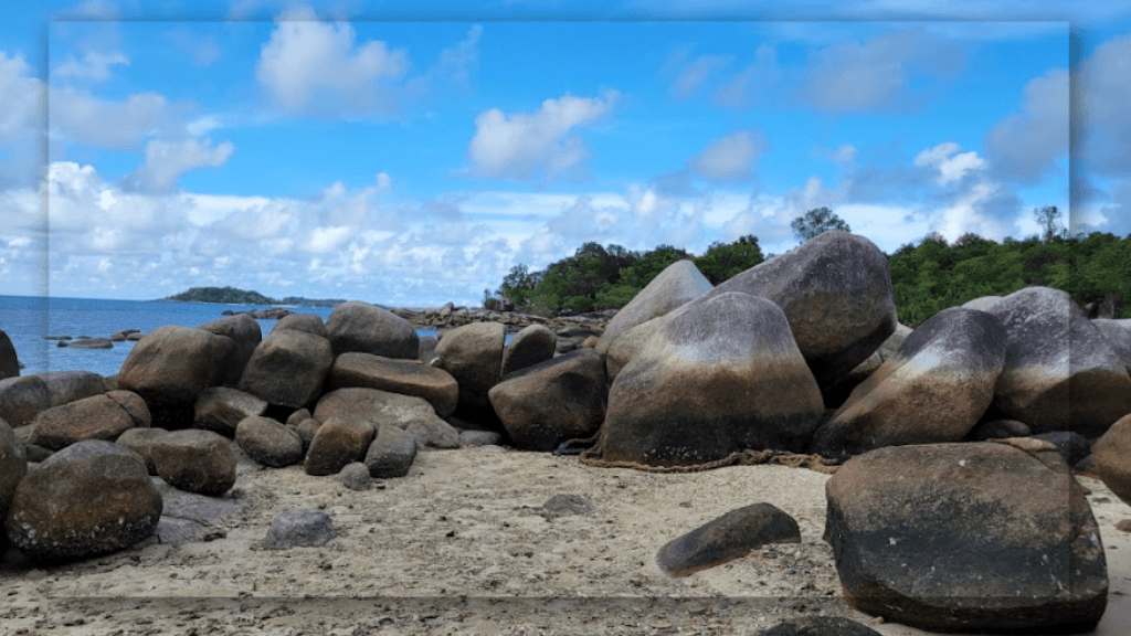 Sekilas Tentang Pantai Tanjung Binga