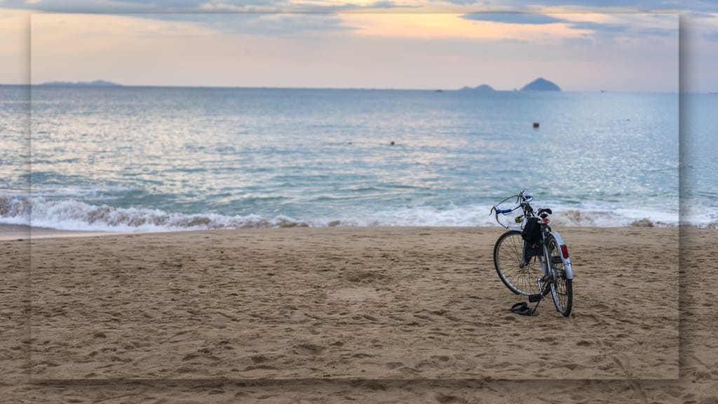 Bersepeda Mengelilingi Pantai