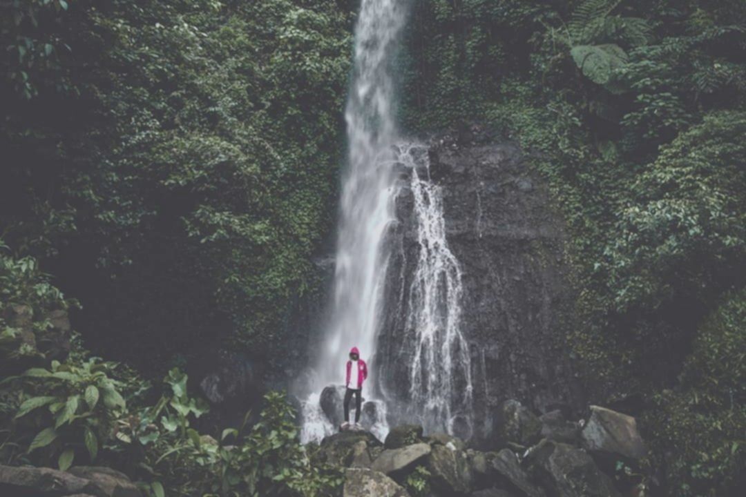 Air Terjun Pacet: 6 Surga Tersembunyi dengan Trekking Menantang!